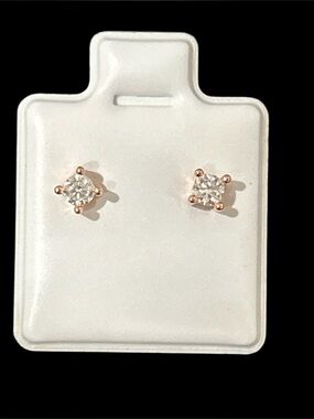 Round 3mm 0.2CT GRA certified Moissanite Stud Earrings